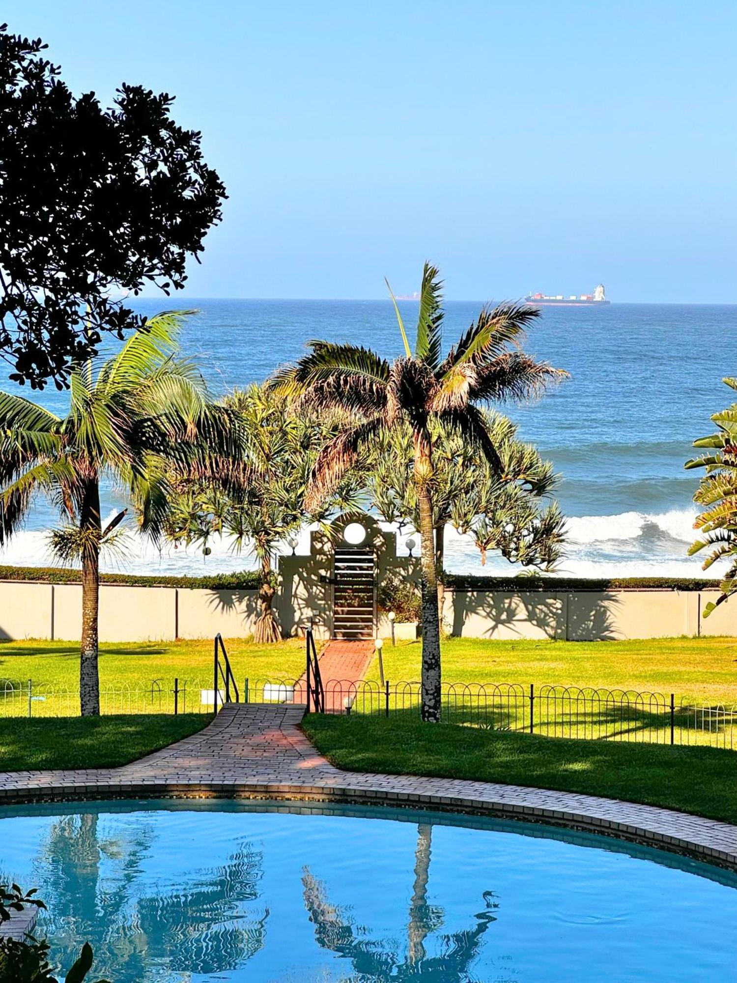 Alluring Beachscapes In Apartment Umdloti